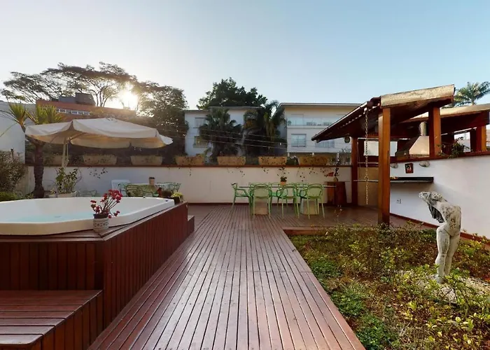 Becas House